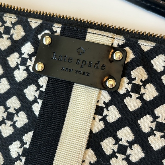 Kate Spade | Zippered Chrissy Wristlet - Picture 2 of 5